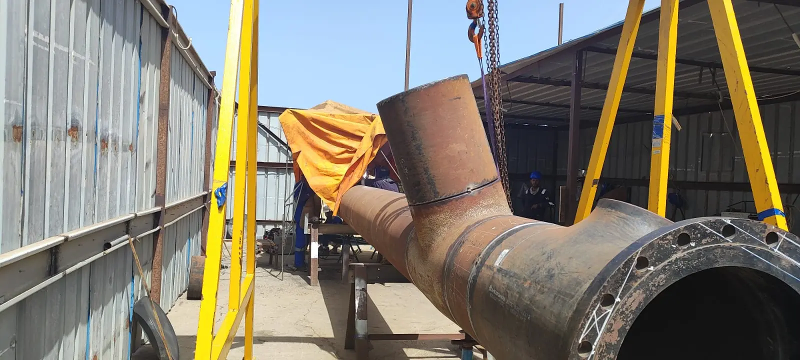 Large-diameter pipe tee and spool in the fabrication shop