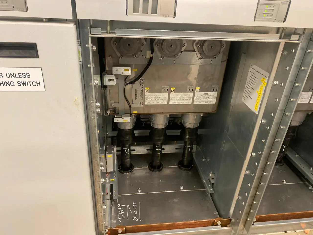 33KV cable terminations inside gas insulated switchgear
